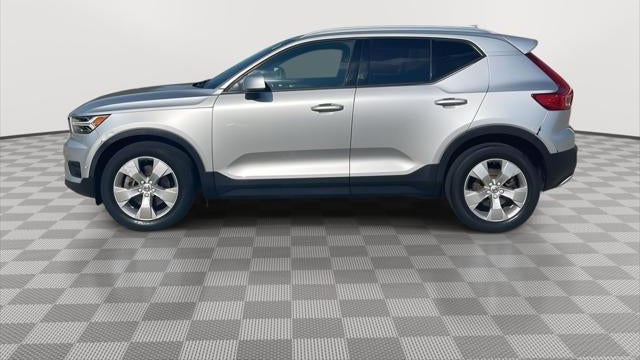 2019 Volvo XC40 T5 Momentum
