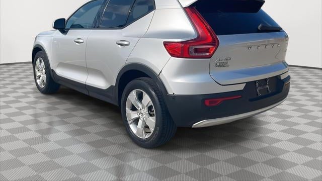 2019 Volvo XC40 T5 Momentum