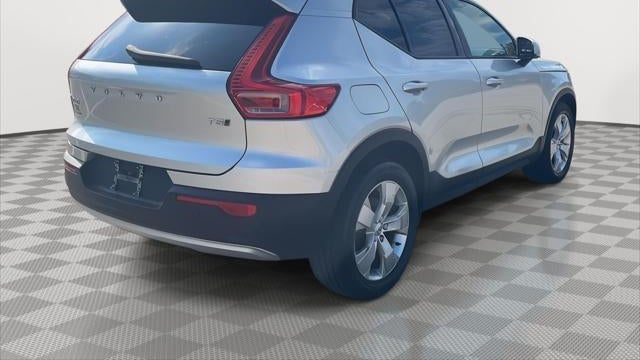 2019 Volvo XC40 T5 Momentum