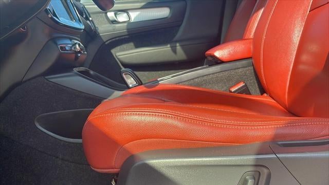 2019 Volvo XC40 T5 Momentum