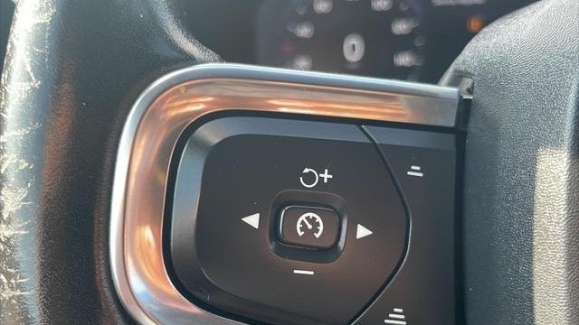 2019 Volvo XC40 T5 Momentum