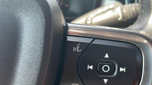 2019 Volvo XC40 T5 Momentum