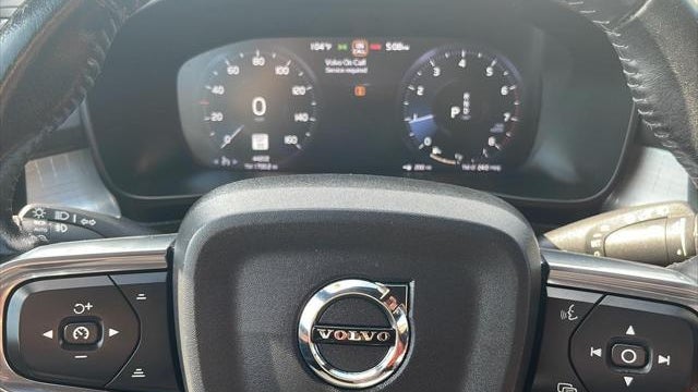 2019 Volvo XC40 T5 Momentum
