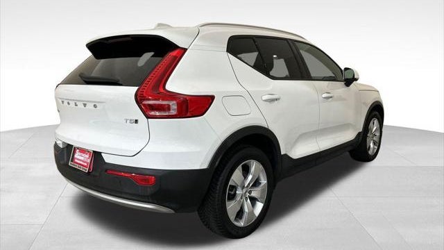 2019 Volvo XC40 T5 Momentum