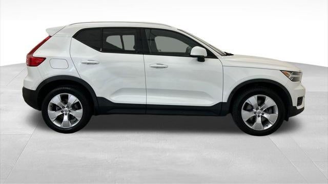 2019 Volvo XC40 T5 Momentum