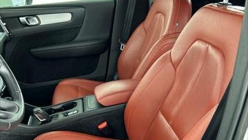 2019 Volvo XC40 T5 Momentum