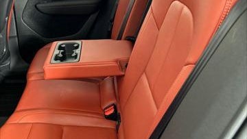 2019 Volvo XC40 T5 Momentum