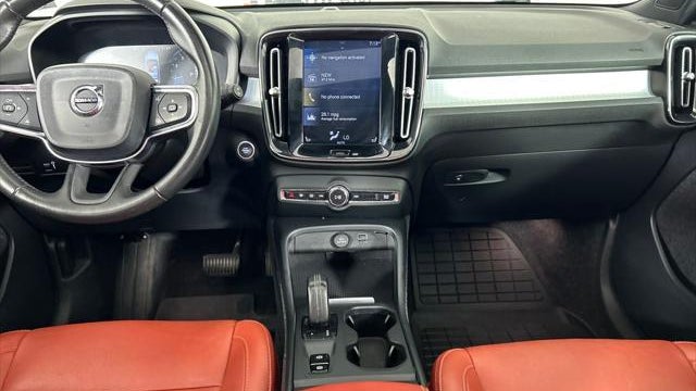 2019 Volvo XC40 T5 Momentum