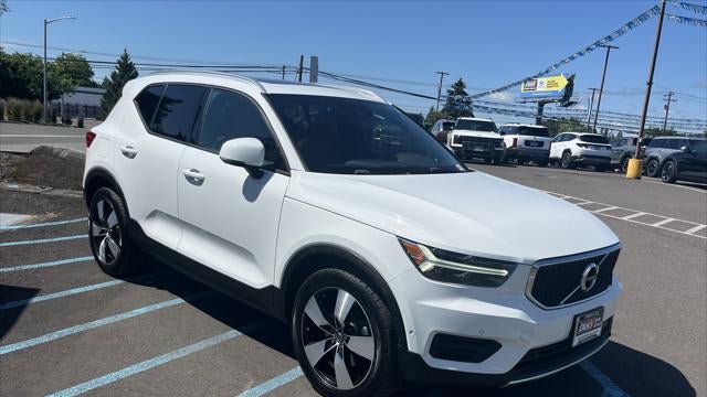 2019 Volvo XC40 T5 Momentum