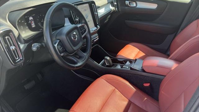 2019 Volvo XC40 T5 Momentum