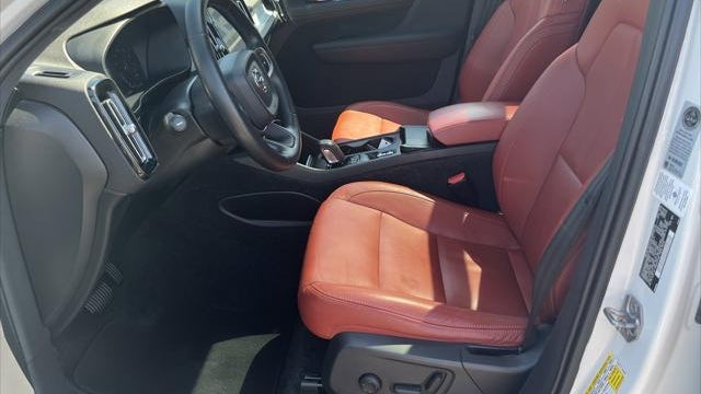 2019 Volvo XC40 T5 Momentum