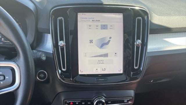 2019 Volvo XC40 T5 Momentum
