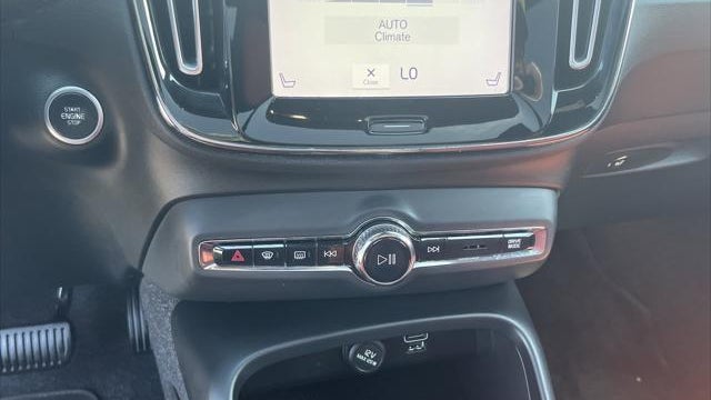 2019 Volvo XC40 T5 Momentum
