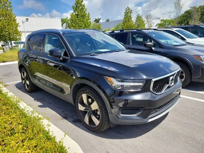 Photo of a 2019 Volvo XC40 AWD T5 Momentum 4DR SUV for sale
