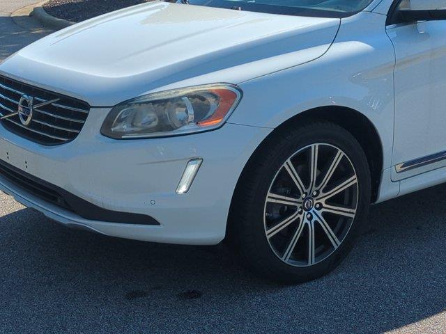 2015 Volvo XC60 - $8,995