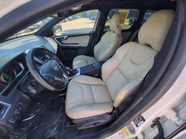 2015 Volvo XC60 - $8,995