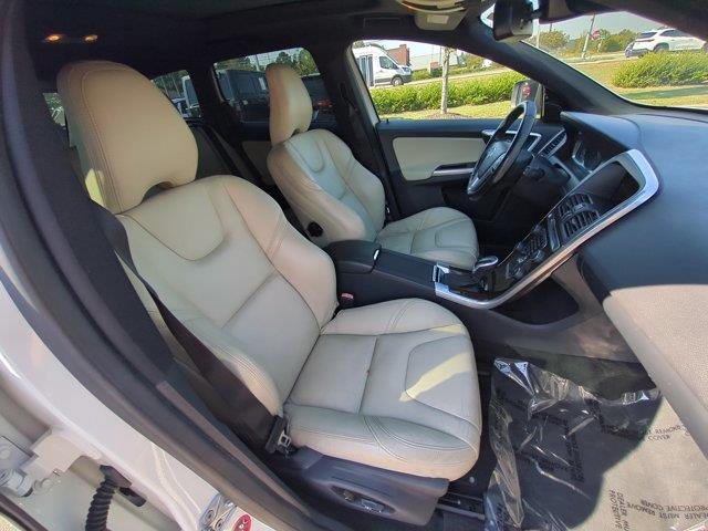 2015 Volvo XC60 - $8,995