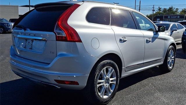 2016 Volvo XC60 T5 Drive-E Premier