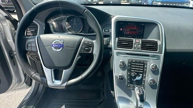 2017 Volvo XC60 T5 Dynamic