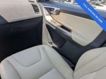 2017 XC60 Thumbnail 18