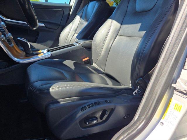 2017 Volvo XC60 - $13,996