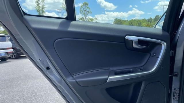 2018 Volvo S60 Cross Country T5 Platinum