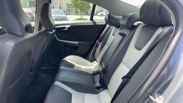 2018 Volvo S60 Cross Country T5 Platinum