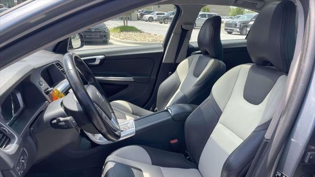 2018 Volvo S60 Cross Country T5 Platinum
