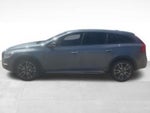 2018 V60 Cross Country Thumbnail 2