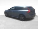 2018 V60 Cross Country Thumbnail 4