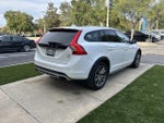 2017 V60 Cross Country Thumbnail 7