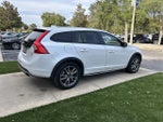 2017 V60 Cross Country Thumbnail 8