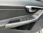 2017 V60 Cross Country Thumbnail 16