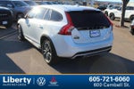 2017 V60 Cross Country Thumbnail 5