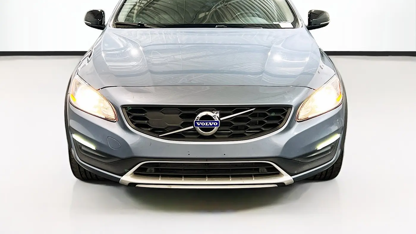 2018 Volvo V60 Cross Country T5 Premier