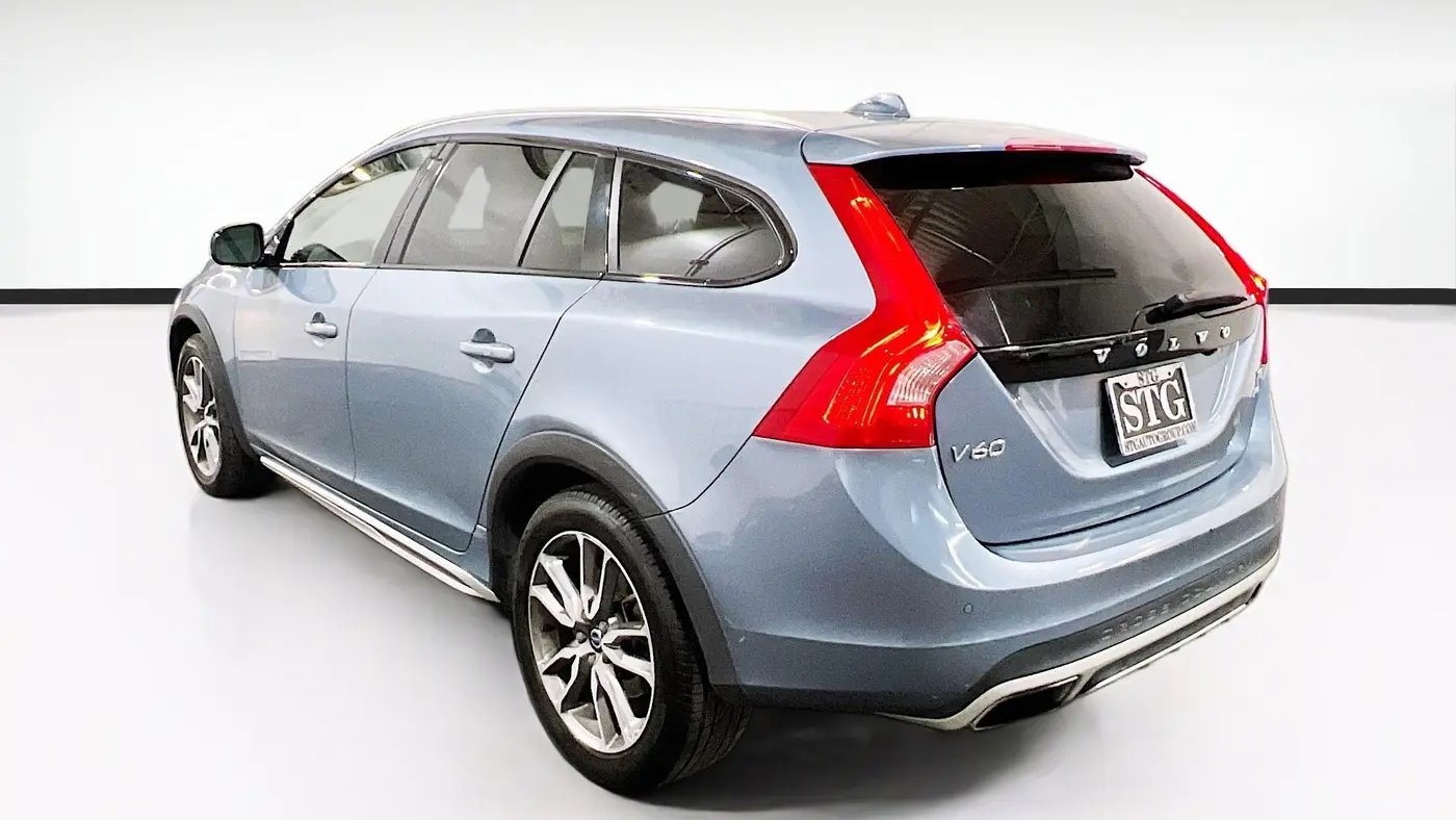 2018 Volvo V60 Cross Country T5 Premier