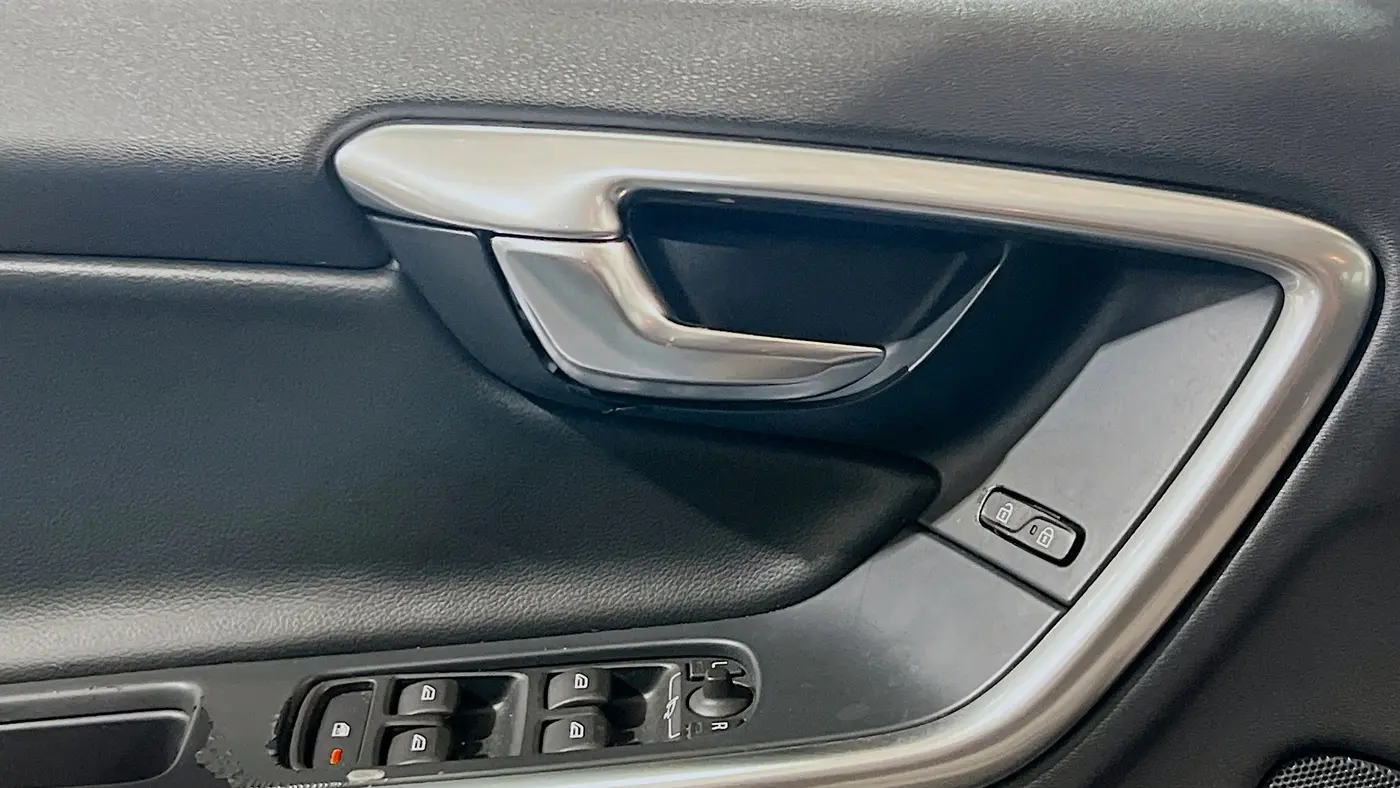 2018 Volvo V60 Cross Country T5 Premier