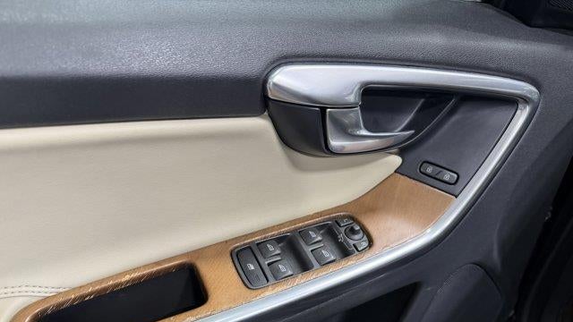 2015 Volvo XC60 T6 Drive-E Platinum