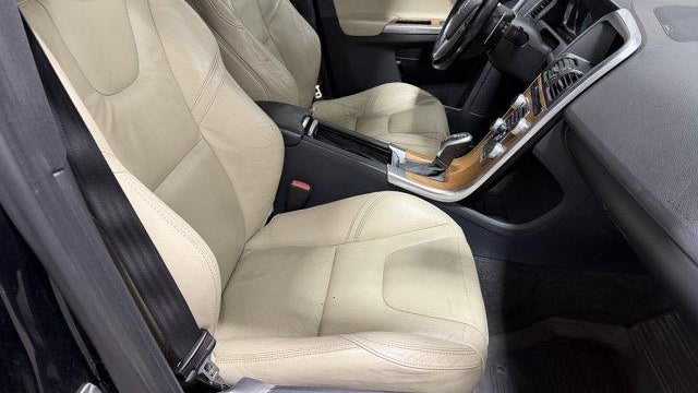 2015 Volvo XC60 T6 Drive-E Platinum