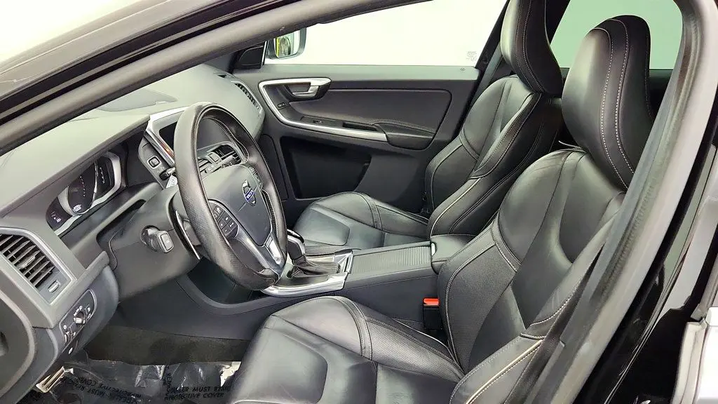 2017 Volvo XC60 - $9,995