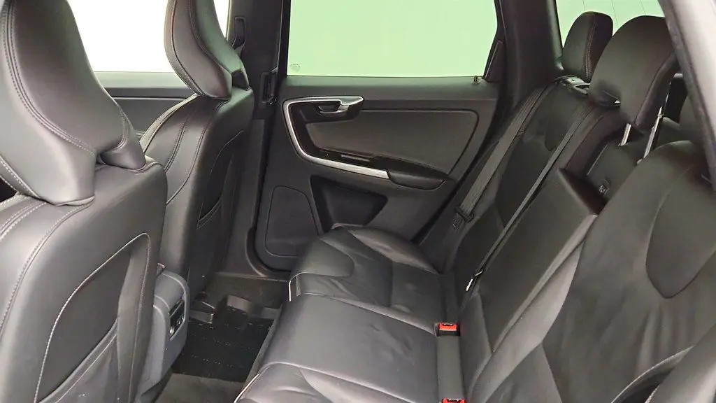 2017 Volvo XC60 - $9,995