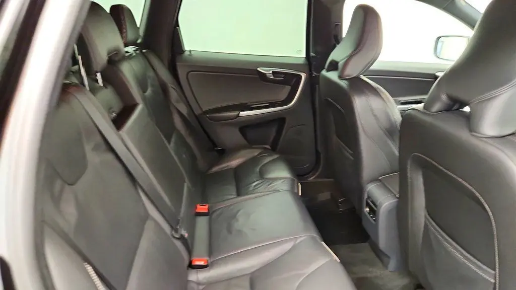 2017 Volvo XC60 - $9,995