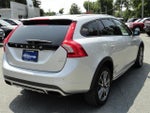2015 V60 Cross Country Thumbnail 7