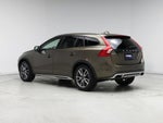 2016 V60 Cross Country Thumbnail 2