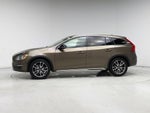 2016 V60 Cross Country Thumbnail 3