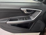 2016 V60 Cross Country Thumbnail 12