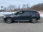 2015 V60 Cross Country Thumbnail 3