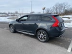 2015 V60 Cross Country Thumbnail 4