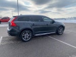 2015 V60 Cross Country Thumbnail 5