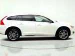 2015 V60 Cross Country Thumbnail 4